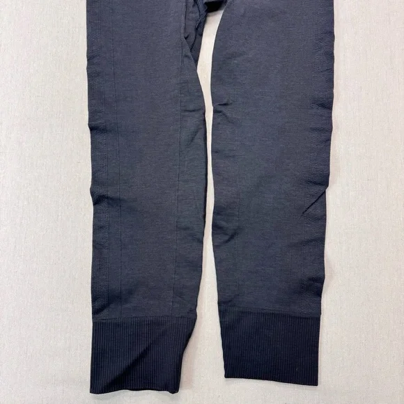 Lululemon Ebb to Street Seamless Ribbed Cuff Pants Womens Size L 8 Gray Tights - Picture 3 of 10